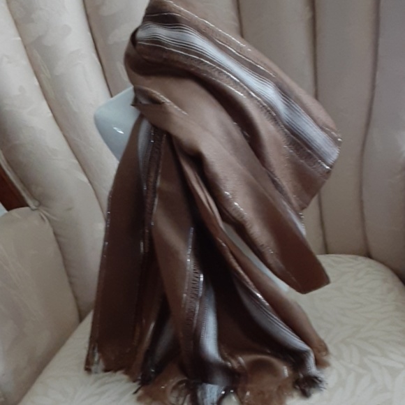 Women  Scarf, siz OS - Picture 2 of 4